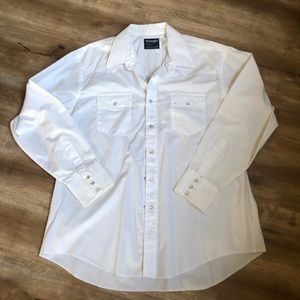 Wrangler Men’s white long sleeve button up shirt